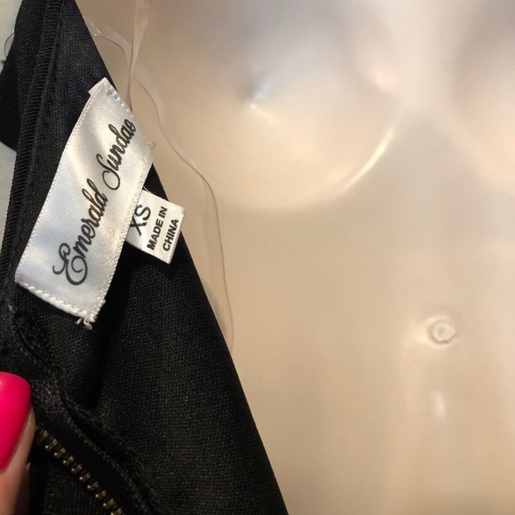 Emerald Sundae Black Banded V-Neck Evening Gown Chain Link Formal Maxi Dress - Picture 13 of 14